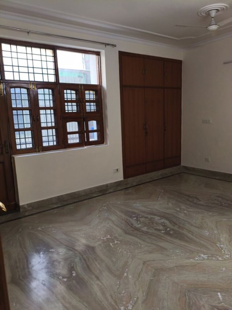 Room, sector 52 3 Bedroom 1850 Sq.Ft. Independent House In Sector 52 Noida 10674929