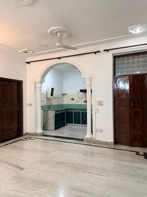 Building Lobby in 2.5 BHK Builder Floor at Sector 46 – for Rent