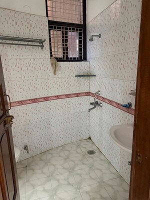 Bathroom in 2.5 BHK Builder Floor at Sector 46 – for Rent