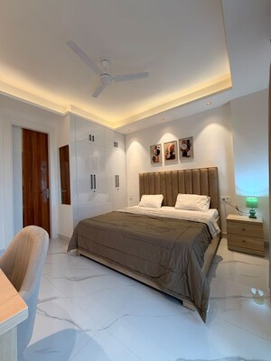 Bedroom in 3.5 BHK Apartment at DLF Silver Oaks, Sector 26 – for Rent