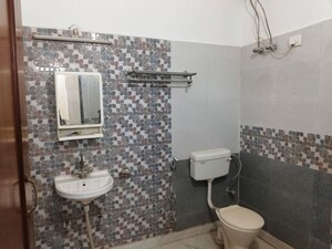 Bathroom in 3.5 BHK Apartment at DLF Silver Oaks, Sector 26 – for Rent