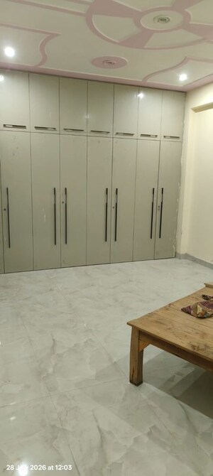 Room in 4 BHK Builder Floor at Sector 112 – for Rent