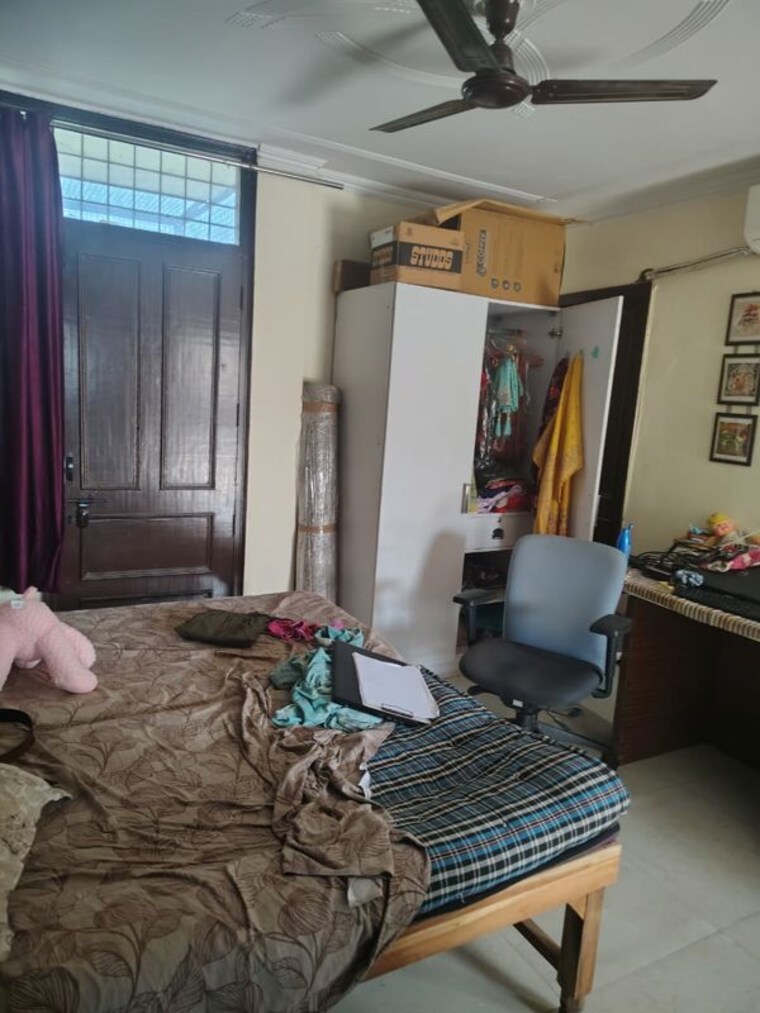 Living Room, sector 22 2 Bedroom 1000 Sq.Ft. Builder Floor In Sector 22 Gurgaon 10674953