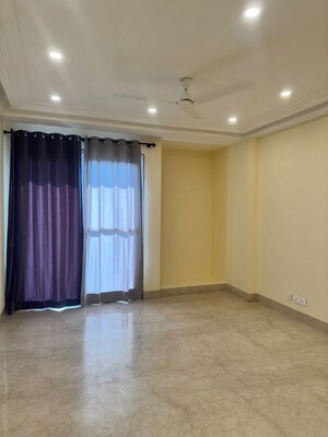 Room in 3 BHK Builder Floor at Hemkunt Colony – for Sale