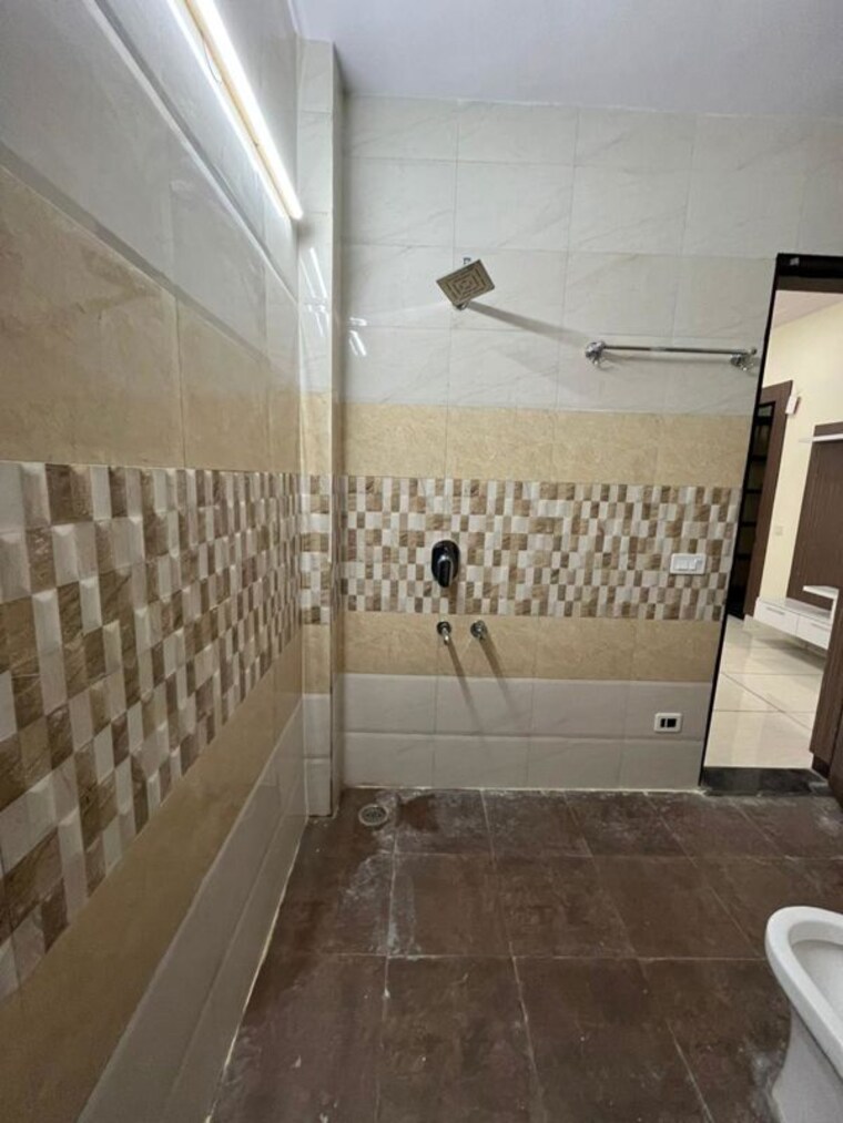 Bathroom, pareena-micasa 3 Bedroom 1483 Sq.Ft. Apartment In Sector 68 Gurgaon 10674977