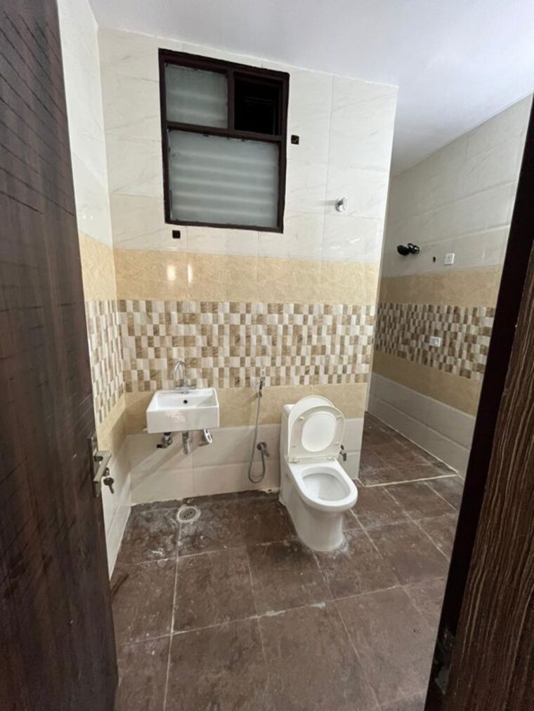 Bathroom, pareena-micasa 3 Bedroom 1483 Sq.Ft. Apartment In Sector 68 Gurgaon 10674977