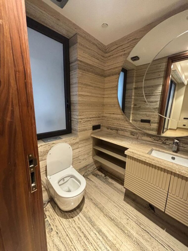 Bathroom, greater kailash ii 4 Bedroom 500 Sq.Yd. Builder Floor In Greater Kailash ii Delhi 10674978