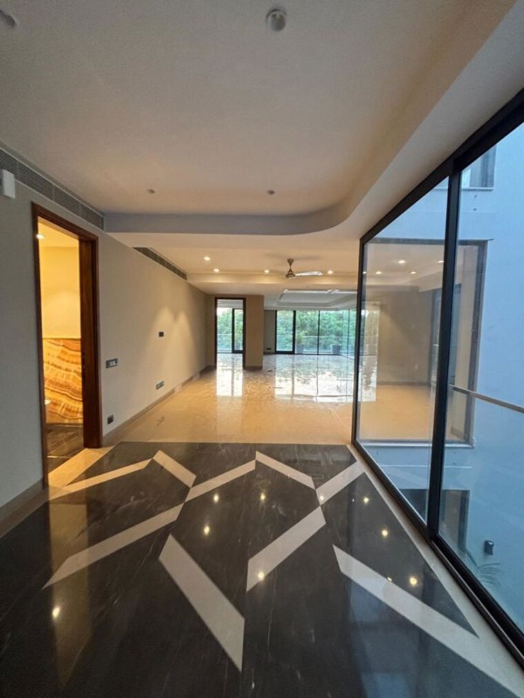 Living Room, greater kailash ii 4 Bedroom 500 Sq.Yd. Builder Floor In Greater Kailash ii Delhi 10674978