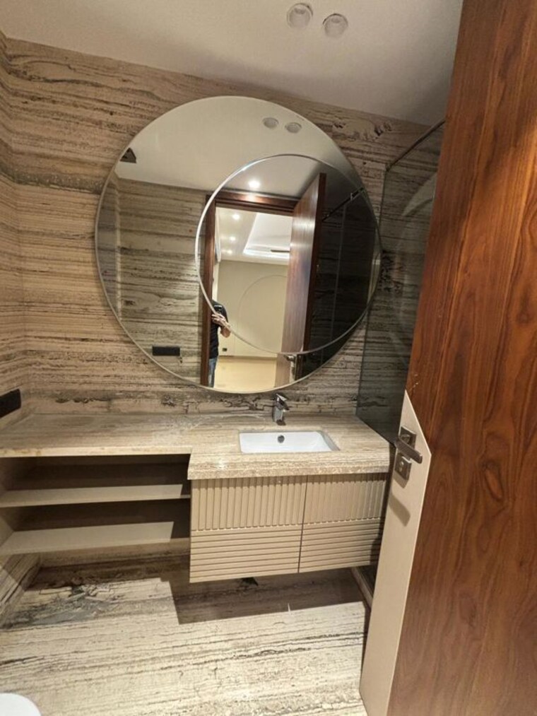 Bathroom, greater kailash ii 4 Bedroom 500 Sq.Yd. Builder Floor In Greater Kailash ii Delhi 10674978