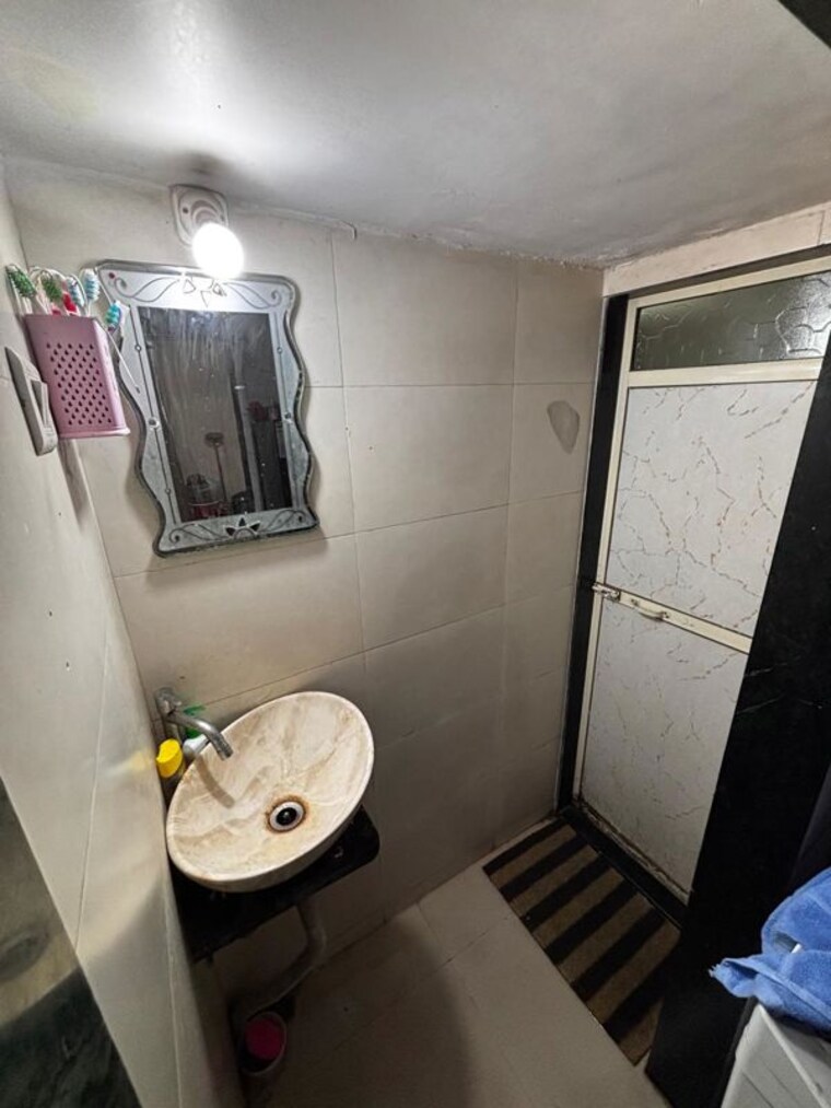 Attached Bathroom, dombivli east 2 Bedroom 700 Sq.Ft. Apartment In Dombivli East Thane 10674984