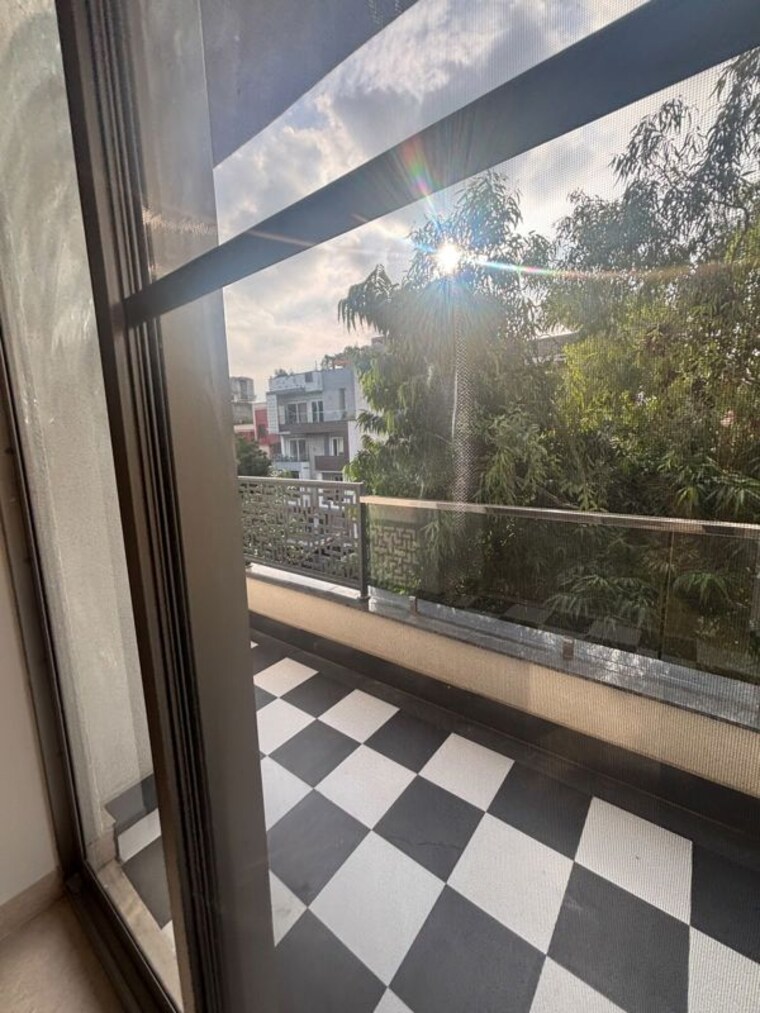 Balcony, greater kailash 3 Bedroom 250 Sq.Yd. Builder Floor In Greater Kailash Delhi 10675001