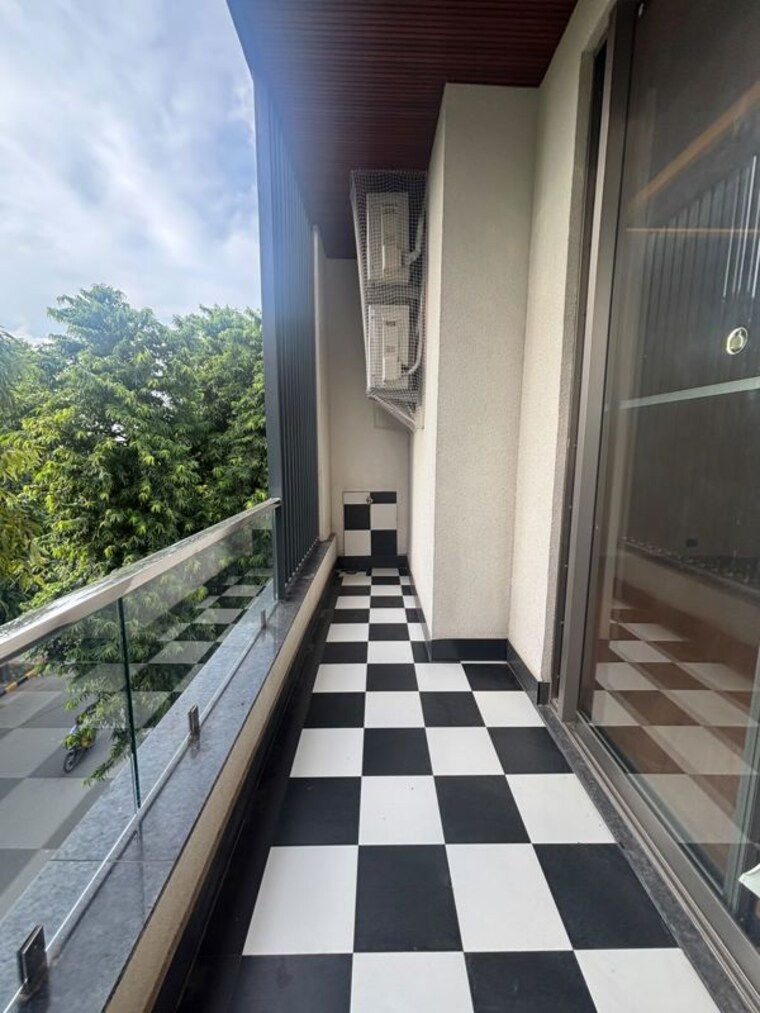 Balcony, greater kailash 3 Bedroom 250 Sq.Yd. Builder Floor In Greater Kailash Delhi 10675001