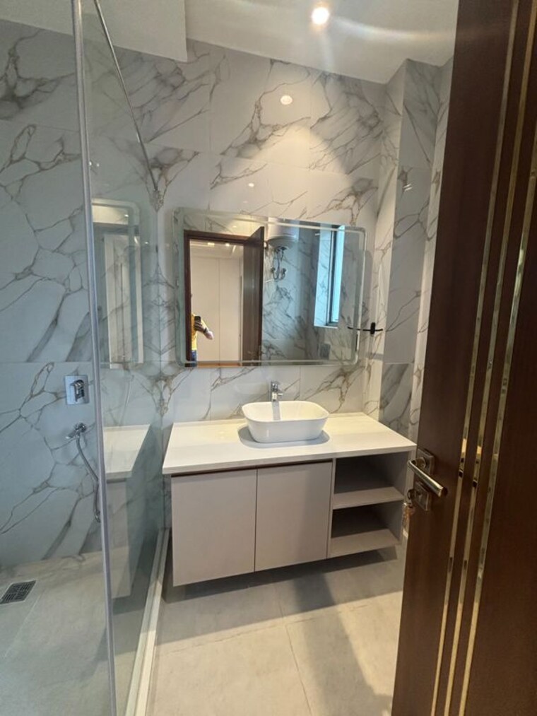 Bathroom, greater kailash 3 Bedroom 250 Sq.Yd. Builder Floor In Greater Kailash Delhi 10675001
