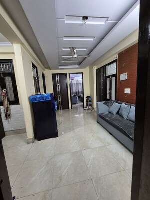 Parking in 3 BHK Builder Floor at Maan Heights, Gaur City 1 – for Rent