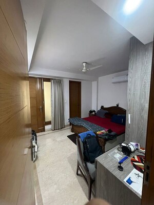 Parking in 4 BHK Builder Floor at Nehru Enclave – for Rent