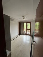 4 BHK +  300 Sq.Yd. Builder Floor in Nehru Enclave