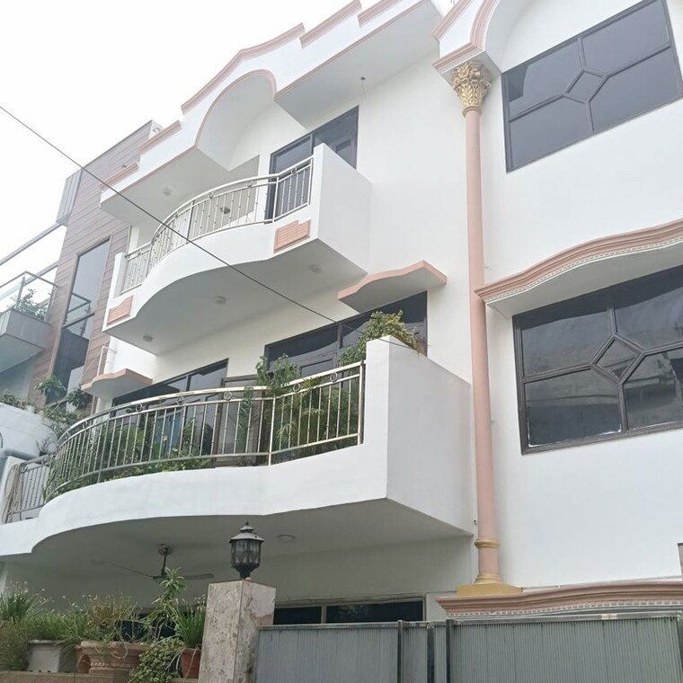 Exterior View, sector 41 6 Bedroom 180 Sq.Mt. Independent House In Sector 41 Noida 10675007