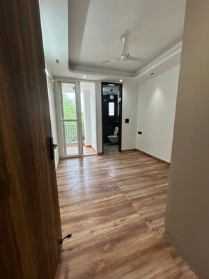Room in 1 BHK Independent House at Saket – for Rent