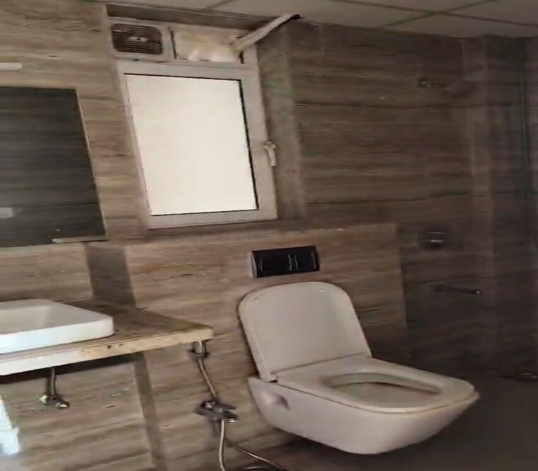 Bathroom, runwal-nirvana 2 Bedroom 785 Sq.Ft. Apartment In Parel Mumbai 10675040