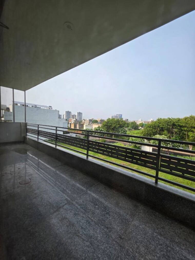 Balcony, dlf-central-square 3 Bedroom 350 Sq.Yd. Independent House In North Mullanpur Chandigarh 10675059