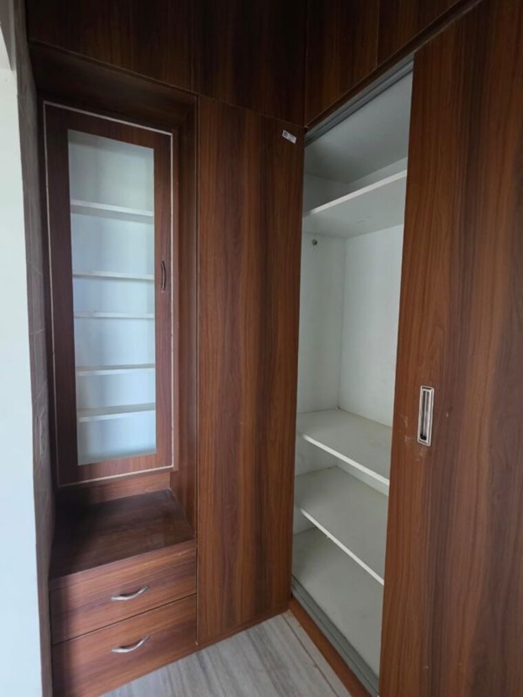 Room, dlf-central-square 3 Bedroom 350 Sq.Yd. Independent House In North Mullanpur Chandigarh 10675059