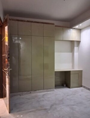 Building Lobby in 4 BHK Builder Floor at Today Blossoms II, Sector 51 – for Sale