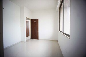 Room in 3 BHK Apartment at Paldi – for Sale