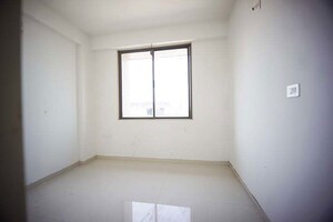 Room in 3 BHK Apartment at Paldi – for Sale