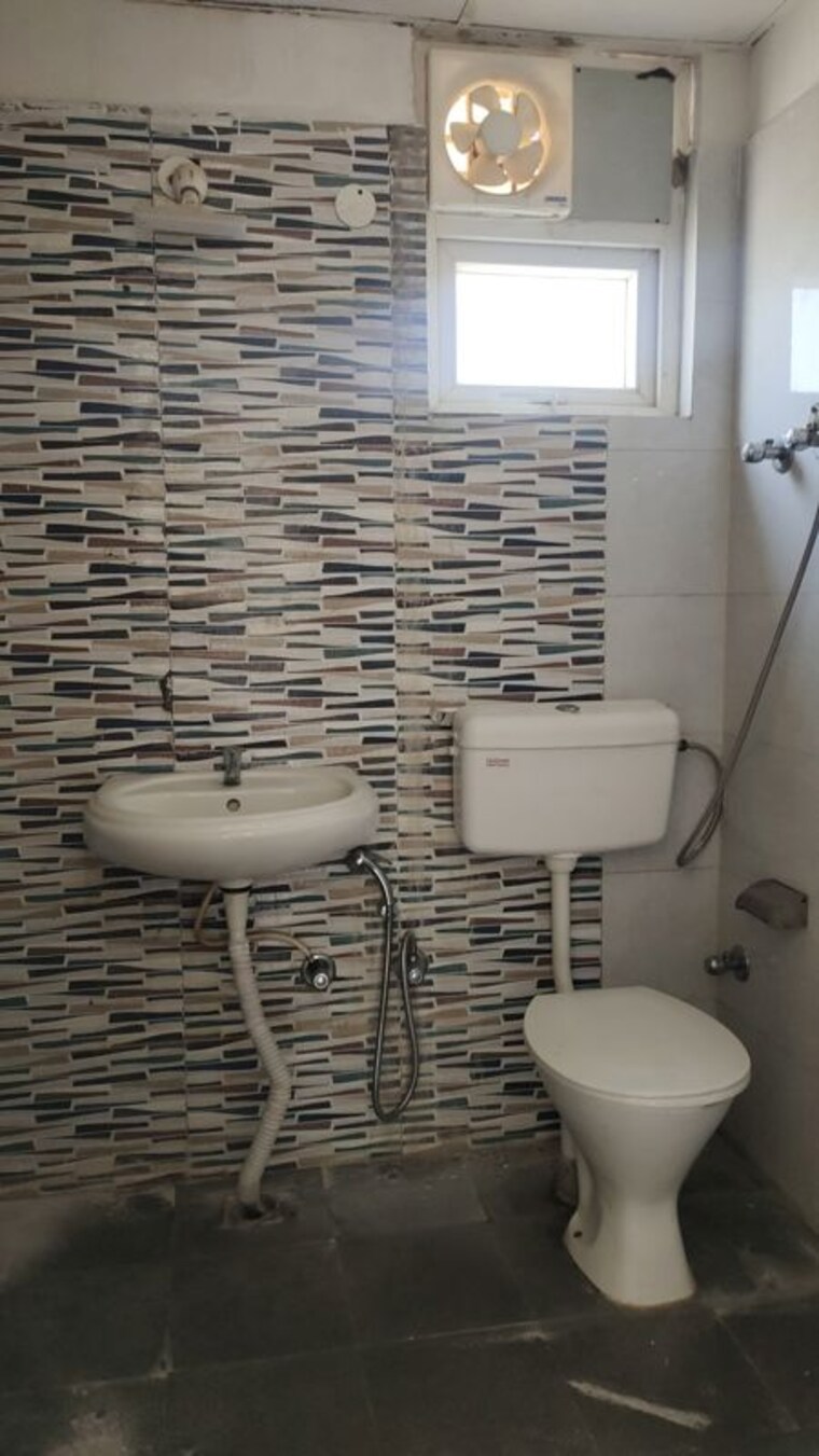 Bathroom, signature-global-the-roselia 2 Bedroom 800 Sq.Ft. Apartment In Sector 95a Gurgaon 10675075