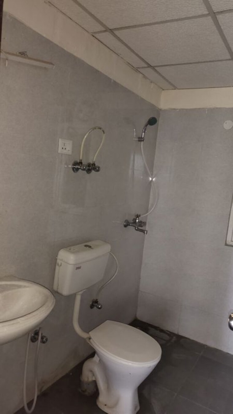 Bathroom, signature-global-the-roselia 2 Bedroom 800 Sq.Ft. Apartment In Sector 95a Gurgaon 10675080