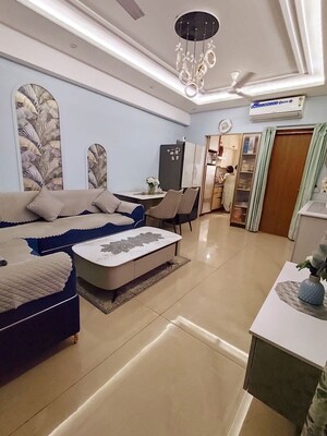 Team Area in 3 BHK Apartment at Suncity Vatsal Valley, Gwal Pahari – for Rent
