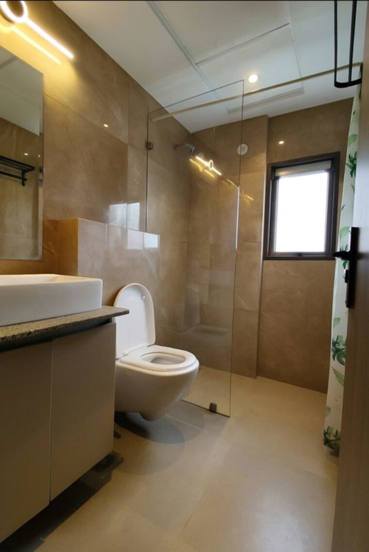 Bathroom, suncity-vatsal-valley 3 Bedroom 1430 Sq.Ft. Apartment In Gwal Pahari Gurgaon 10675084
