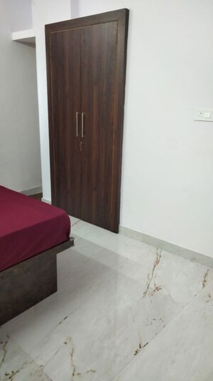 Bedroom in 2 BHK Apartment at Morabadi – for Rent