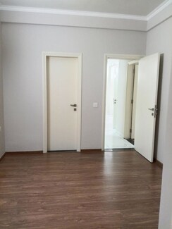 2 BHK +Builder Floor For Rent in Sector 21