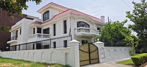 5 BHK Villa – Exterior View View at Eros Rosewood City, Sector 49 - for Rent