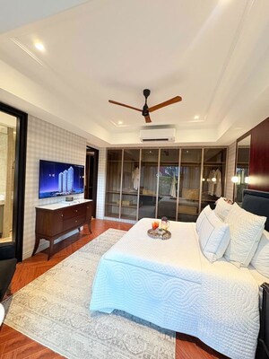 Bedroom in 3 BHK Builder Floor at Sector 23 – for Rent