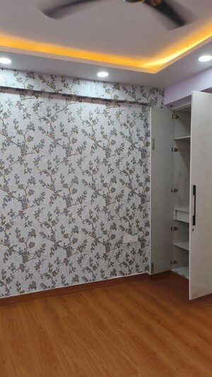 Room in 3 BHK Apartment at Palm Residency Chhatarpur, Chattarpur – for Rent