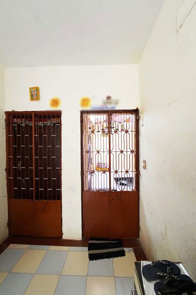 Room, ghatlodia 1 Bedroom 75 Sq.Yd. Apartment In Ghatlodia Ahmedabad 10675127