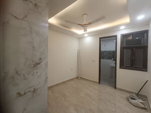 Room in 3 BHK Builder Floor at Panchsheel Vihar – for Rent