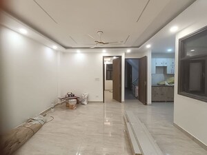Room in 3 BHK Builder Floor at Panchsheel Vihar – for Rent