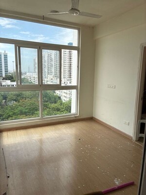 Room in 3 BHK Builder Floor at Sector 21 – for Rent