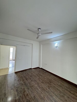 Room in 3 BHK Builder Floor at Sector 23 – for Rent