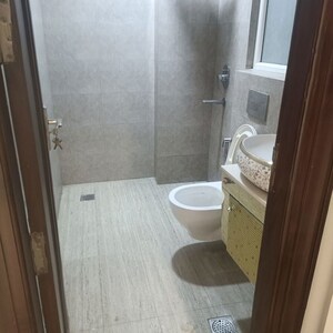 Bathroom in 4 BHK Apartment at Uppal Southend, Sector 49 – for Rent