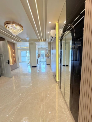Building Lobby in 3 BHK Builder Floor at Lion Green Valley, Sohna Sector 35 – for Sale