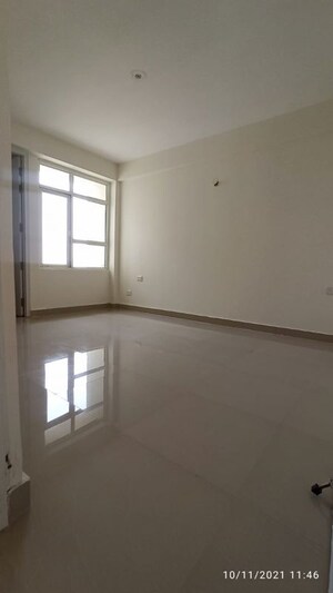 Room in 3.5 BHK Apartment at Shree Vardhman Flora, Sector 90 – for Sale