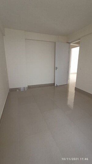 Room in 3.5 BHK Apartment at Shree Vardhman Flora, Sector 90 – for Sale