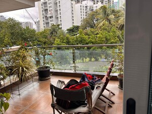 Swimming Pool in 3 BHK Apartment at Konark Vista, Magarpatta City – for Rent