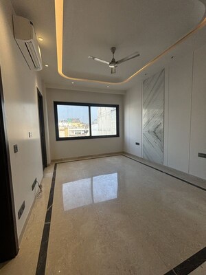 Furnished Amenities in 3 BHK Builder Floor at Greater Kailash ii – for Sale