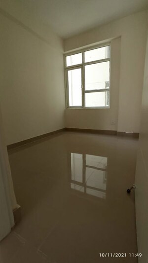 Room in 3.5 BHK Apartment at Shree Vardhman Flora, Sector 90 – for Sale