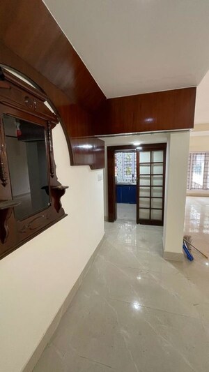 Room in 2 BHK Apartment at Infantry Road – for Rent